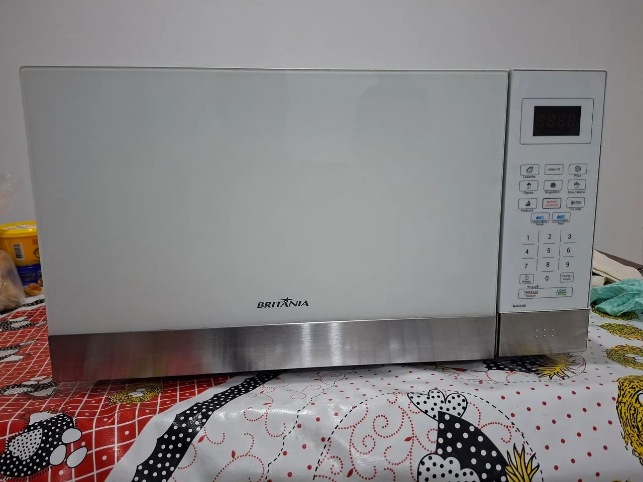 Micro ondas  Britania  127 v 