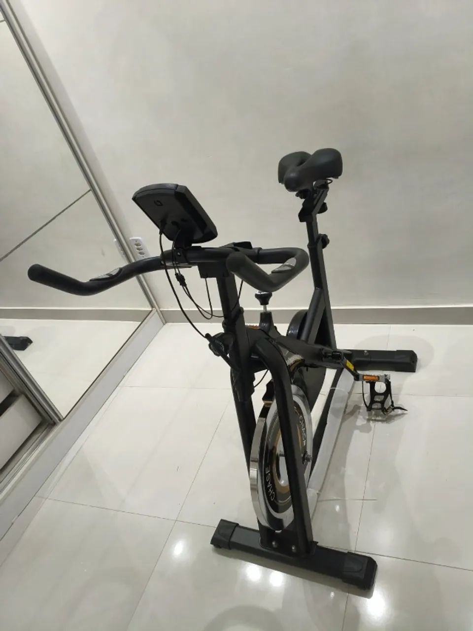 BICICLETA ERGOMÉTRICA (SEMI NOVA) + ELIPTICO (USADO) - Foto 3