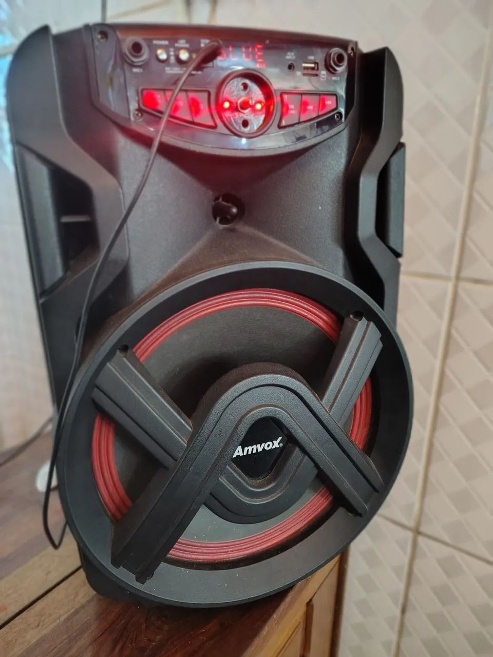 Caixa amvox mais microfones JBL