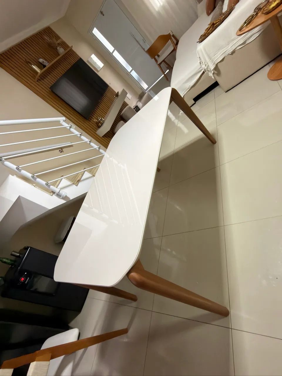 MESA DE JANTAR MADEIRA MACIÇA 6 LUGARES - Foto 3