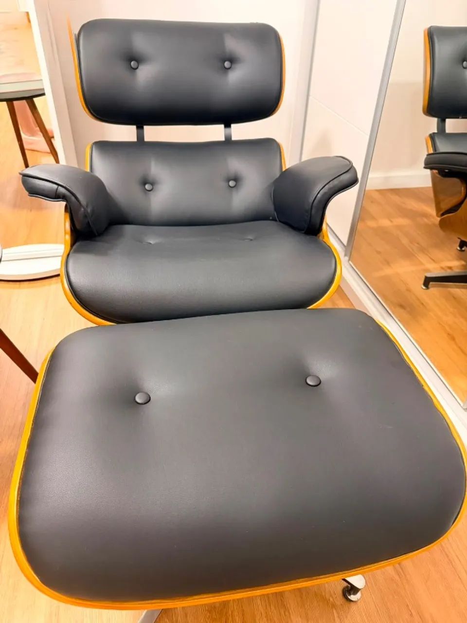 Poltrona Lounge estilo Charles Eames com Puff   - Foto 2