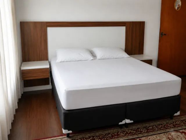 Cama Box Queen com Cabeceira em Madeira Maciça - Foto 3