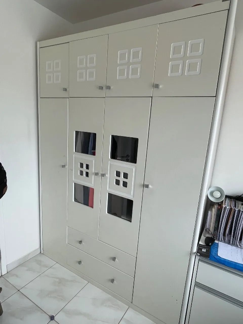 Roupeiro e cômoda para quarto infantil
