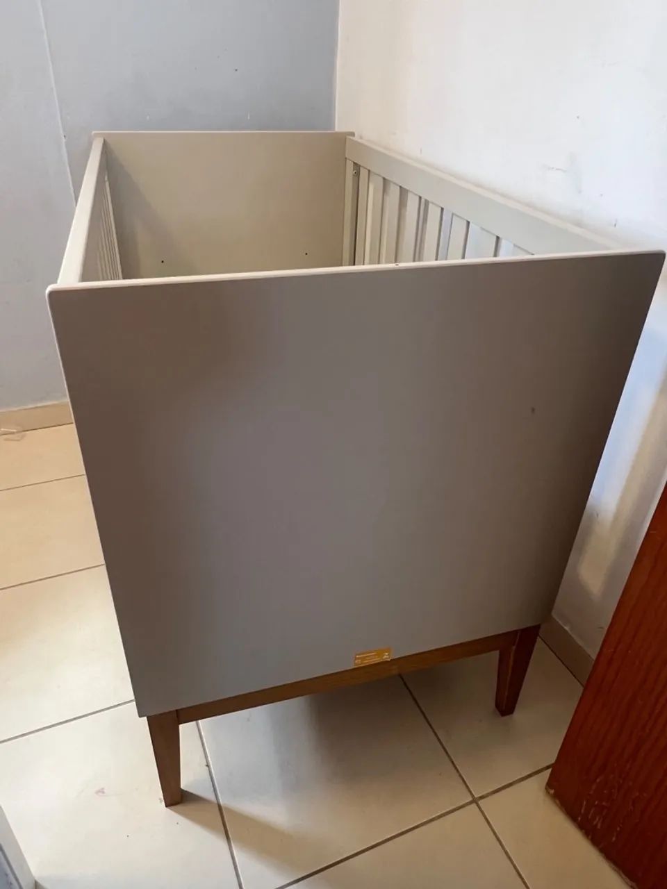 Berço de Bebê Moderno Cinza e Madeira + Colchão de brinde - Foto 5