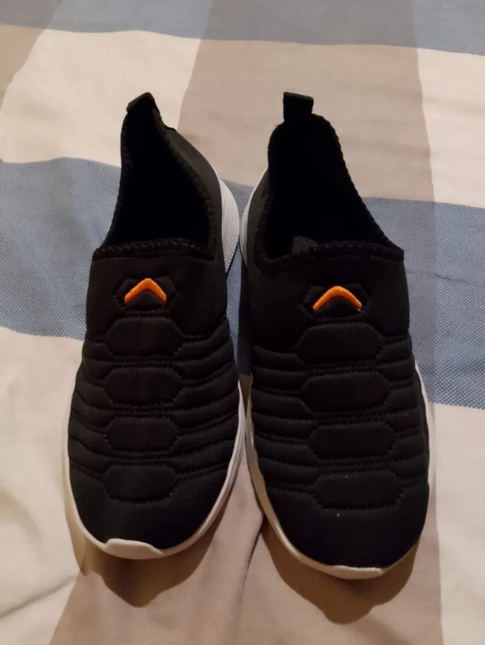 Vendo esse 2 tenis