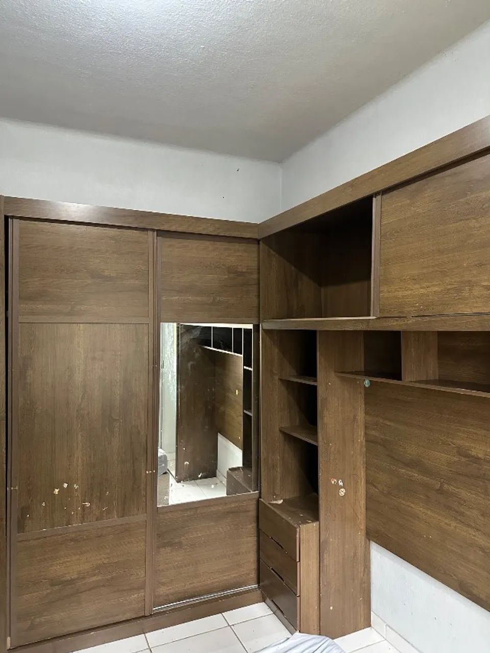 Guarda roupa em madeira e MDF geram móveis 2 paredes - Foto 5