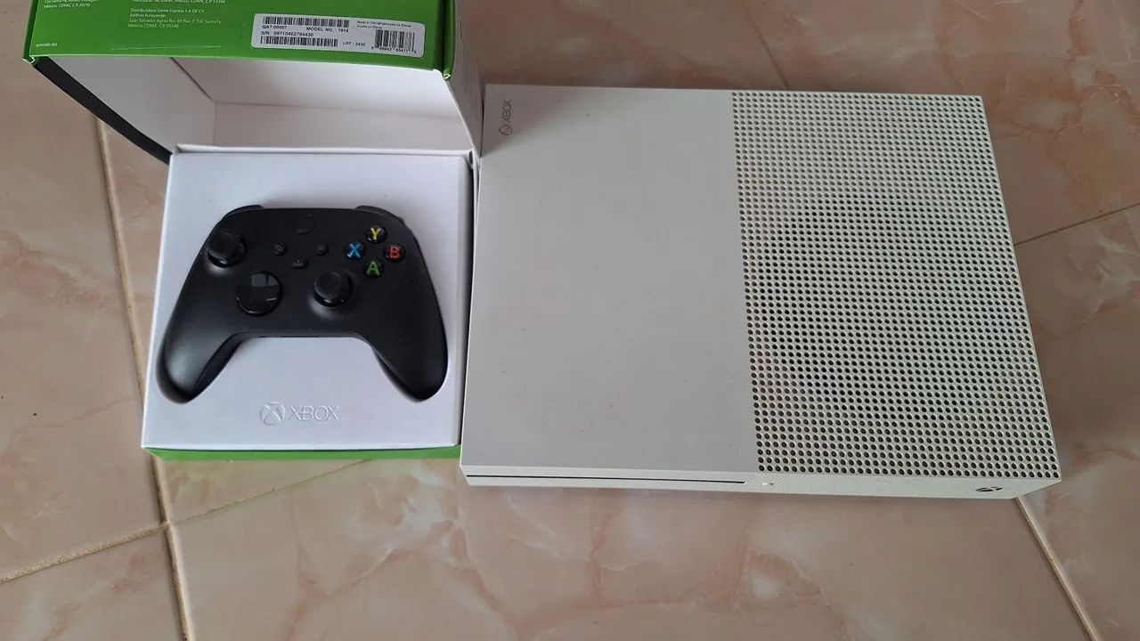 Vendo vídeo game Xbox One S  - Foto 2