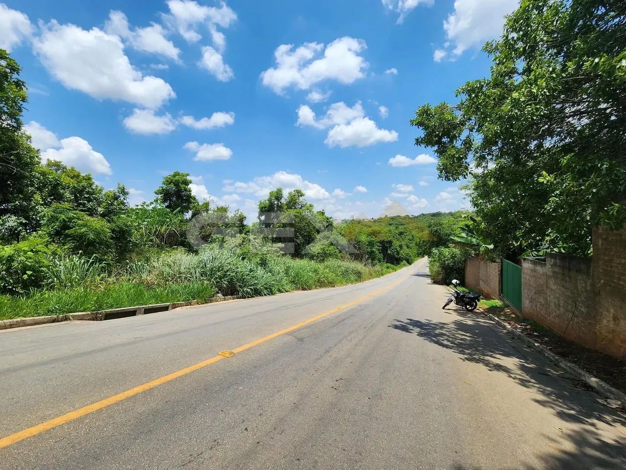 Lote com 240m², 10m² de frente, rua Alceu Amoroso de Lima, Chanadour - Divinópol - Foto 3