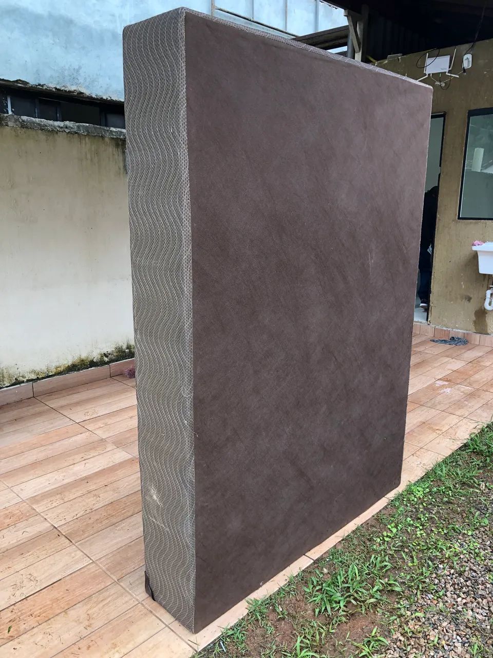 Cama box queen size - sem colchão 