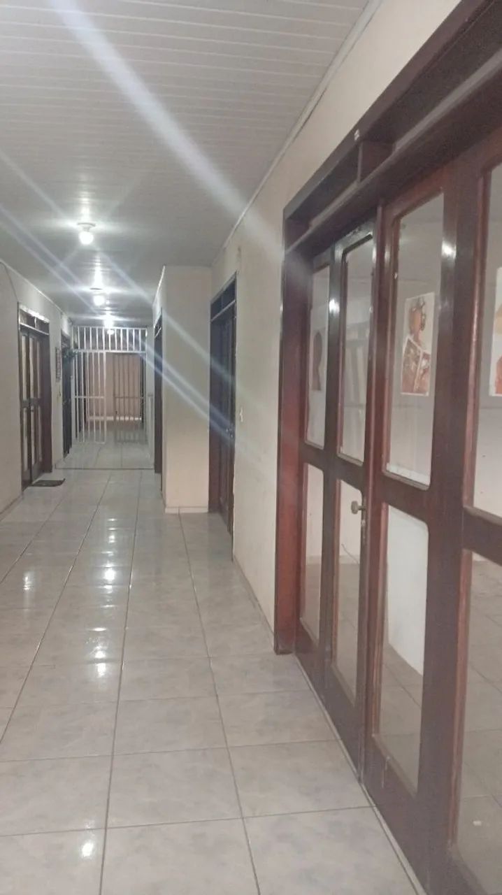 EXCELENTE GALERIA , 17 SALAS!!!!!