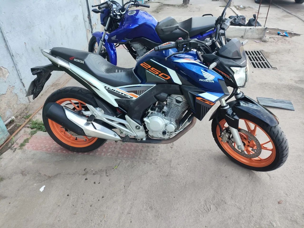 CB TWISTER 250F - Foto 2