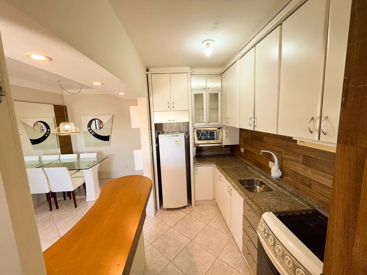 Apartamento mobiliado no Centro por R$ 380 mil - Foto 4