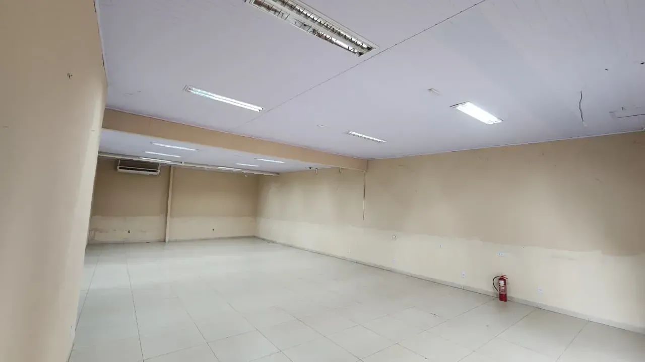 Alugo Salão comercial com aprox. 170m² na Estrada do Moinho - Cuiabá - MT - Foto 3