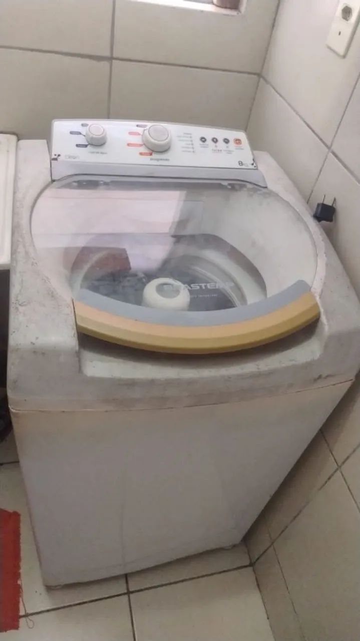Vendo máquina de lavar 8 kilos 