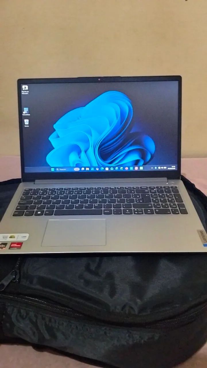 Notebook Lenovo 4 meses de uso apenas