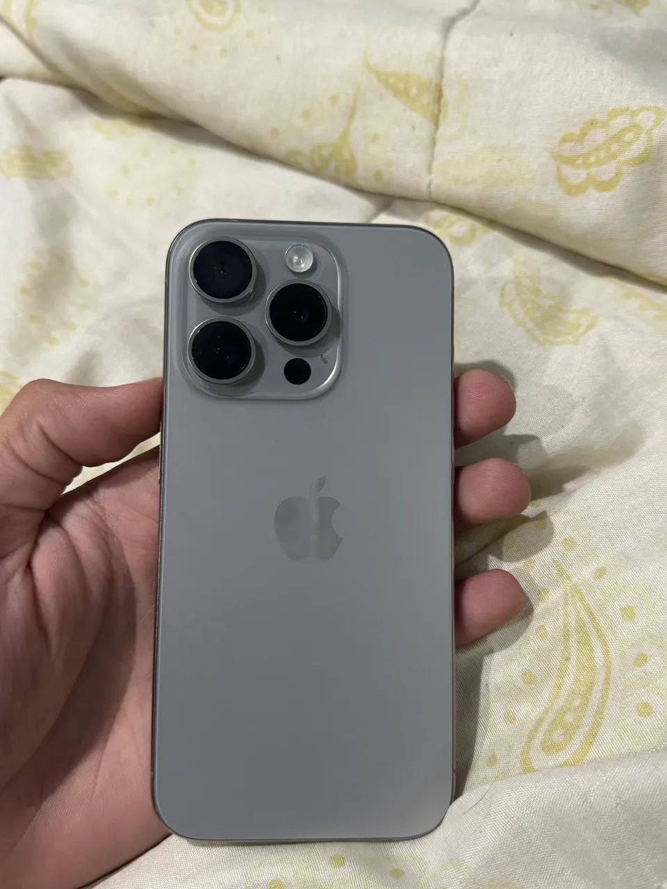 iPhone 15 Pro 128GB Natural Titanium - R$ 3.800 - Foto 2