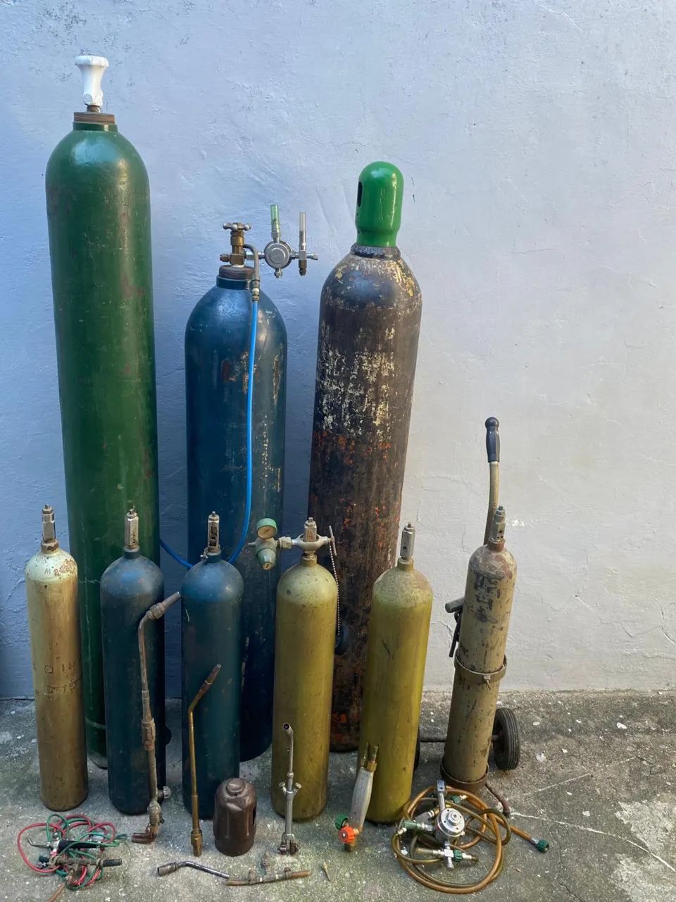 Vendo Kit com 3 Cilindros de Gás  - Foto 2