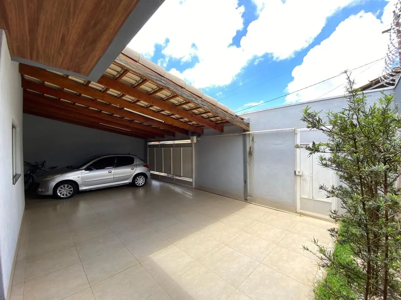 Casa à venda no bairro Jardim Holanda em Uberlândia - Foto 11