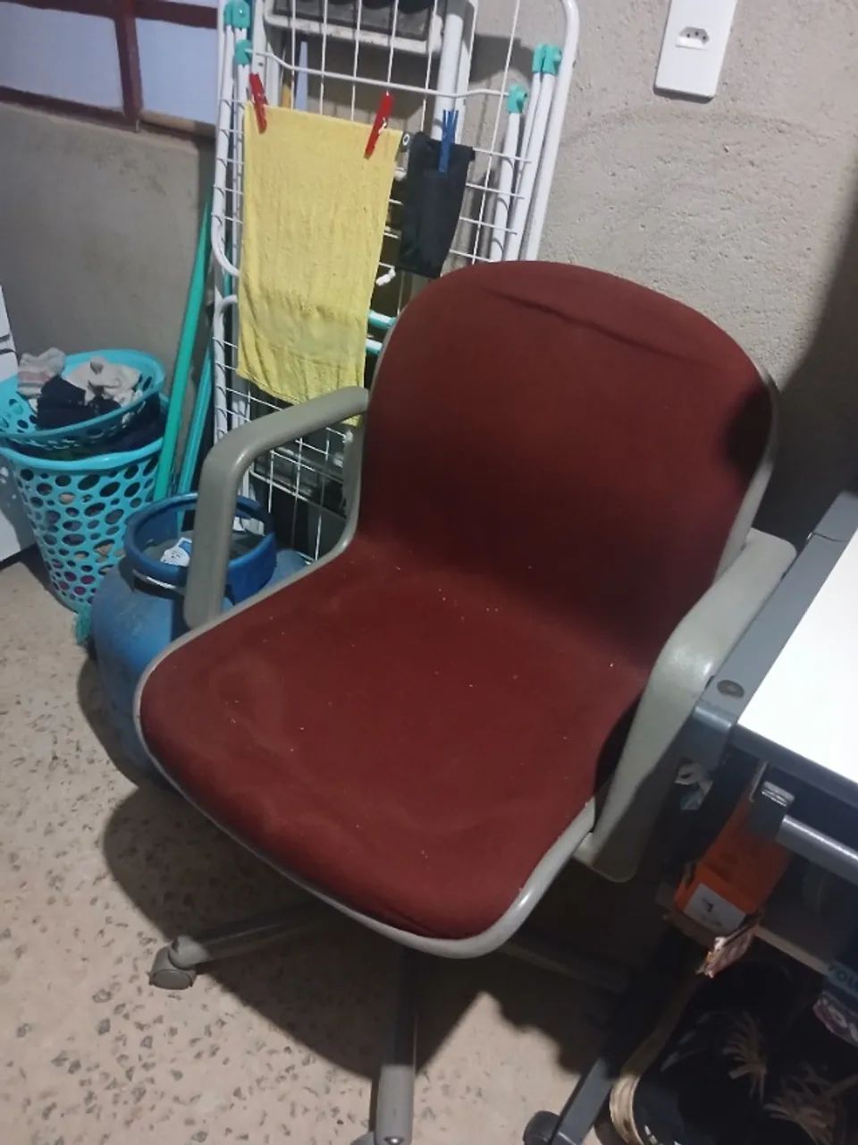 Mesa e cadeira de escritório  industrial - Foto 2