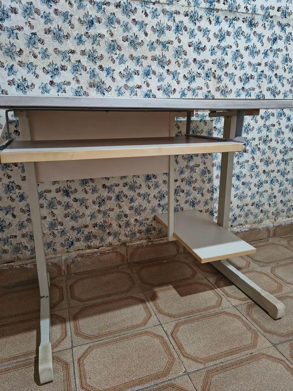 Mesinha para computador/ estudos - Foto 2