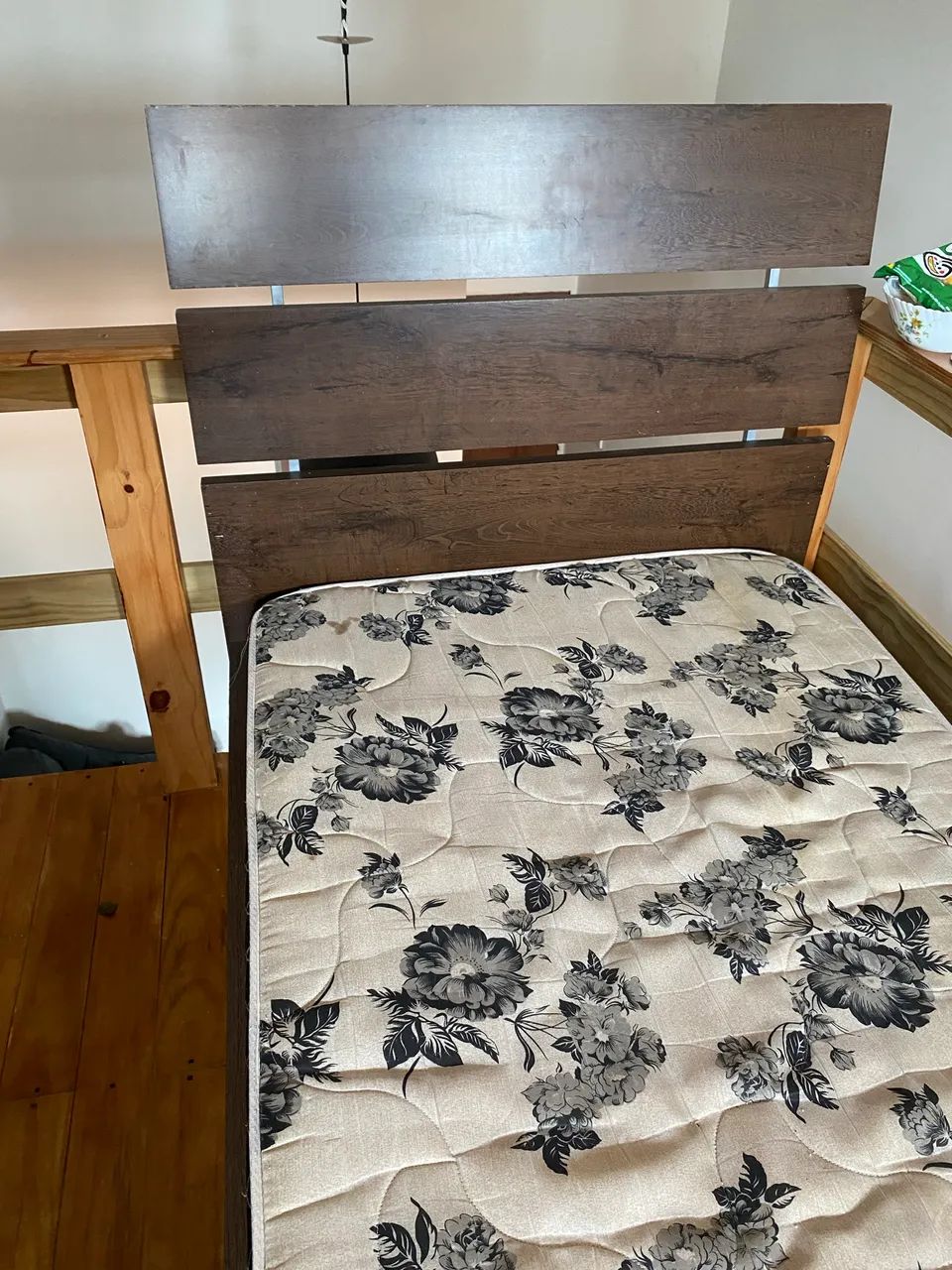 cama de solteirão e colchão  - Foto 2