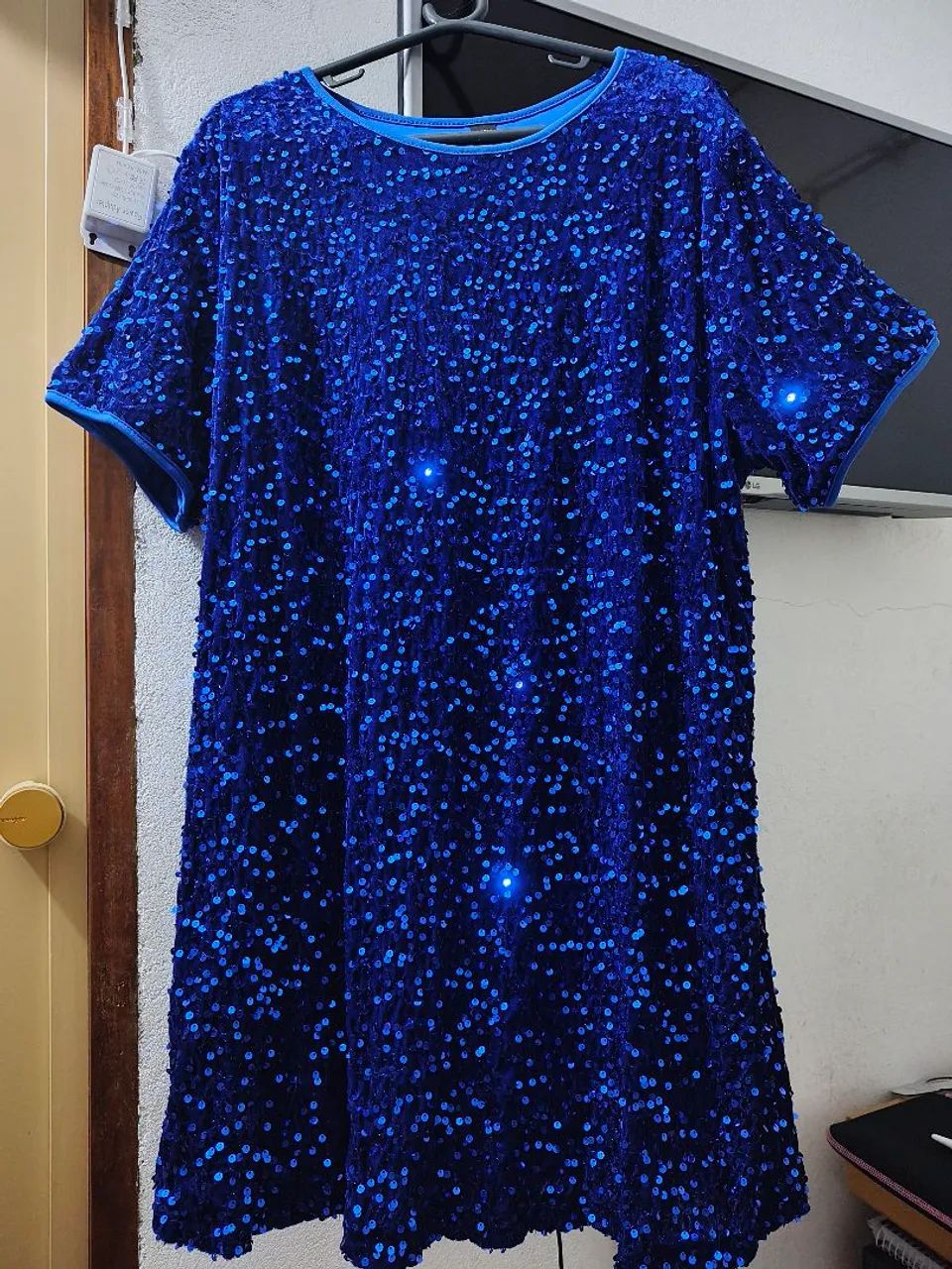 Vestido de paetê tamanho G2 plus size - Foto 3