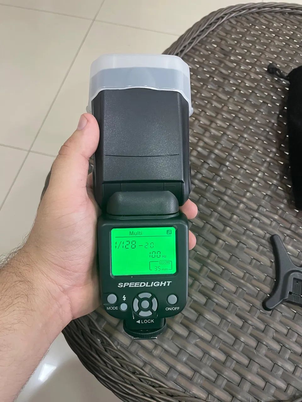Flash TRIOPO SPEEDLIGHT TR-950  - Foto 4