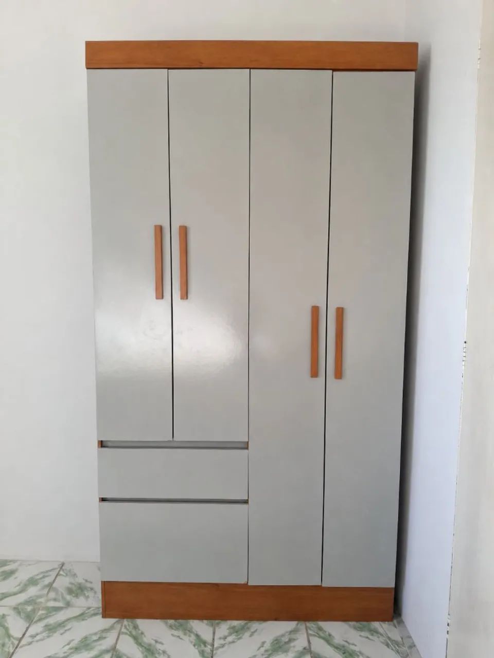 Guarda-roupa à Venda 