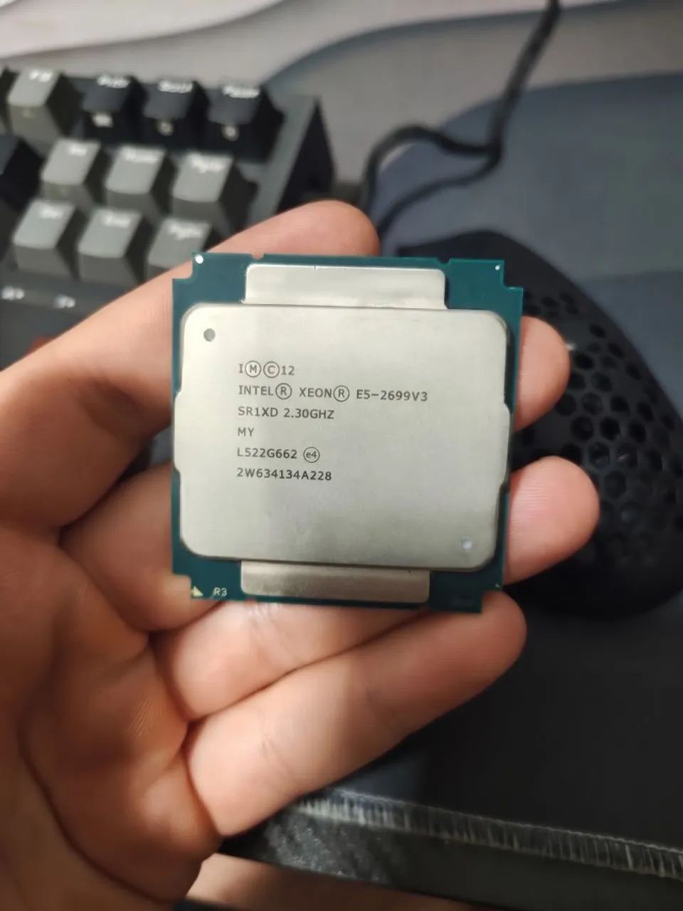 Xeon E5-2699 V3 18 núcleos 3,6ghz