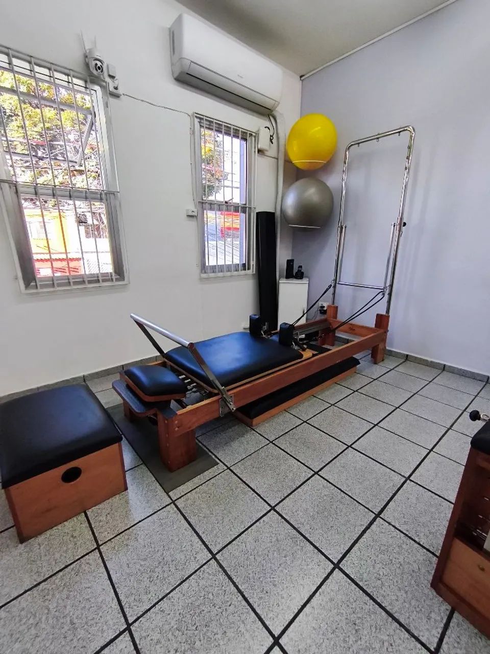 Vendo Aparelhos de Pilates -- Reformer Torre  - Foto 2