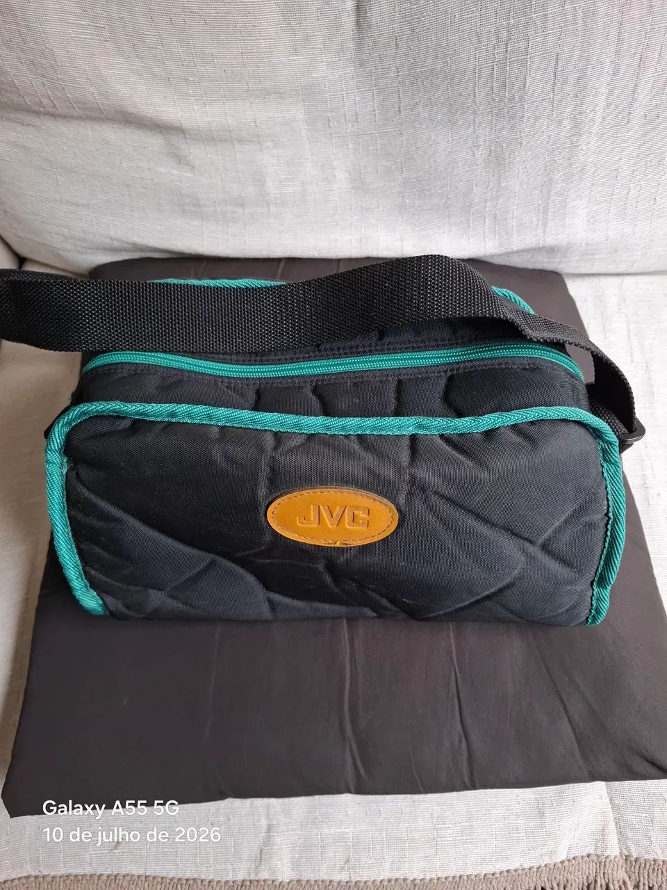 carregador de baterias, baterias e bolsa para câmeras JVC - Foto 3