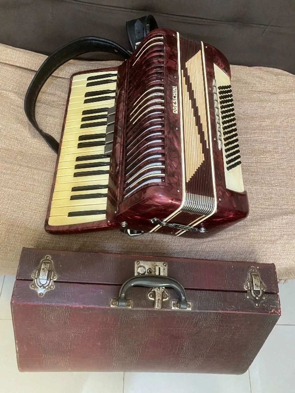 Acordeon Todeschini - Raridade - Único dono - Todo original - Case original. - Foto 5