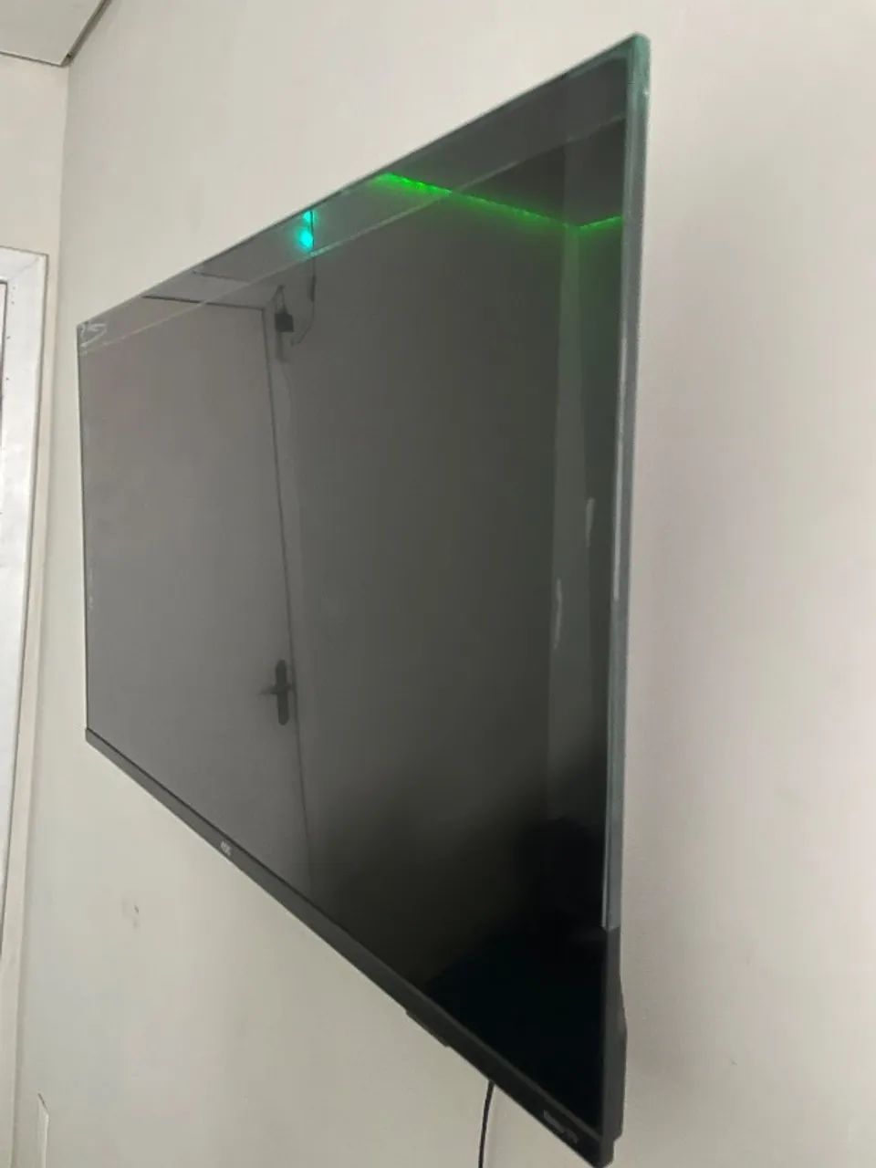 Vendo tv smart 43 polegadas LED /HDMI/USB/WIFI. Tv nova quase n uso  no plástico ainda de  - Foto 4