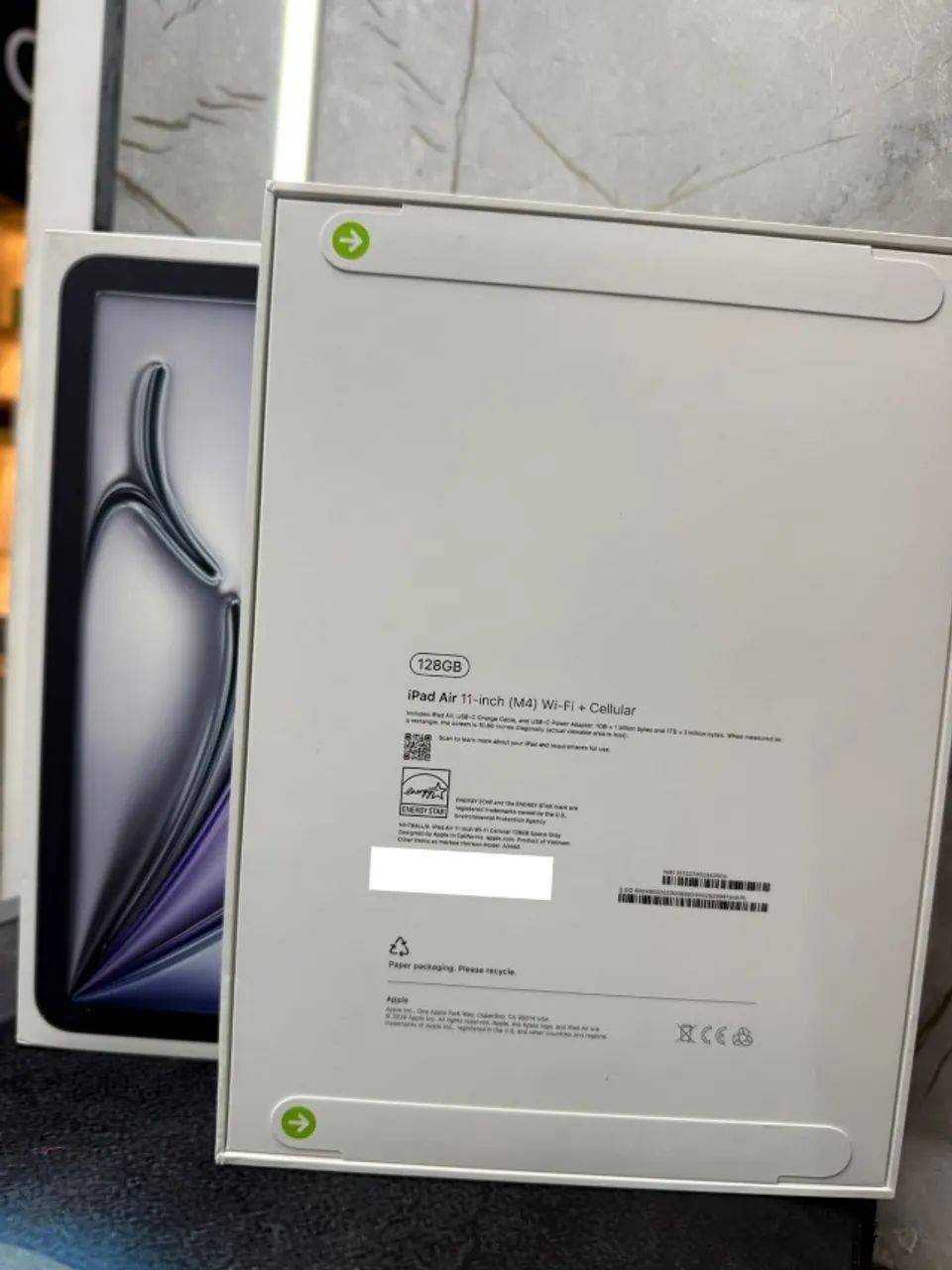Apple iPad Air M4 - 128GB - 11 Polegadas - Wi-fi + Celular