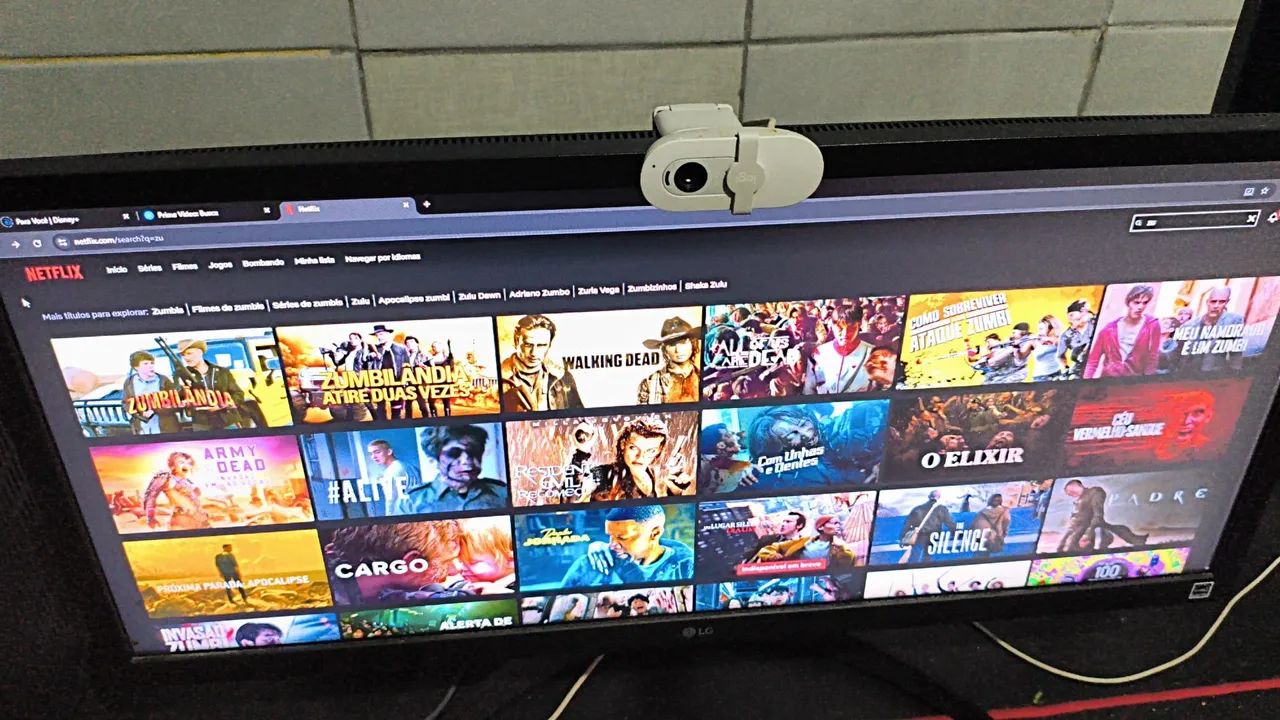 Setup gamer completo com Pc, 2 monitores, teclado e mouse - Foto 3