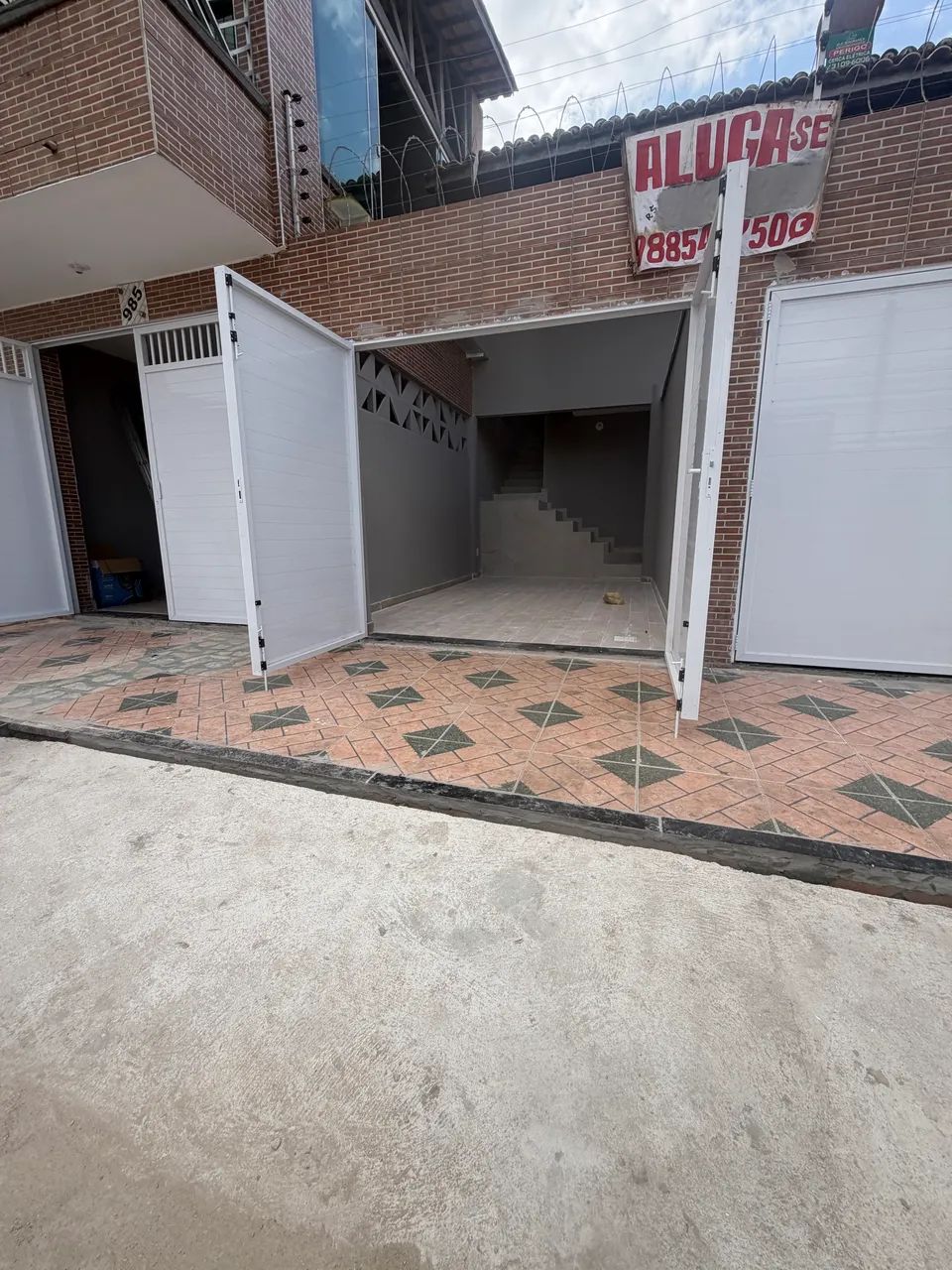 Aluga-se casa com garagem , $ 1.000 reais  2 quartos ,sala em L ,cozinha  - Foto 3