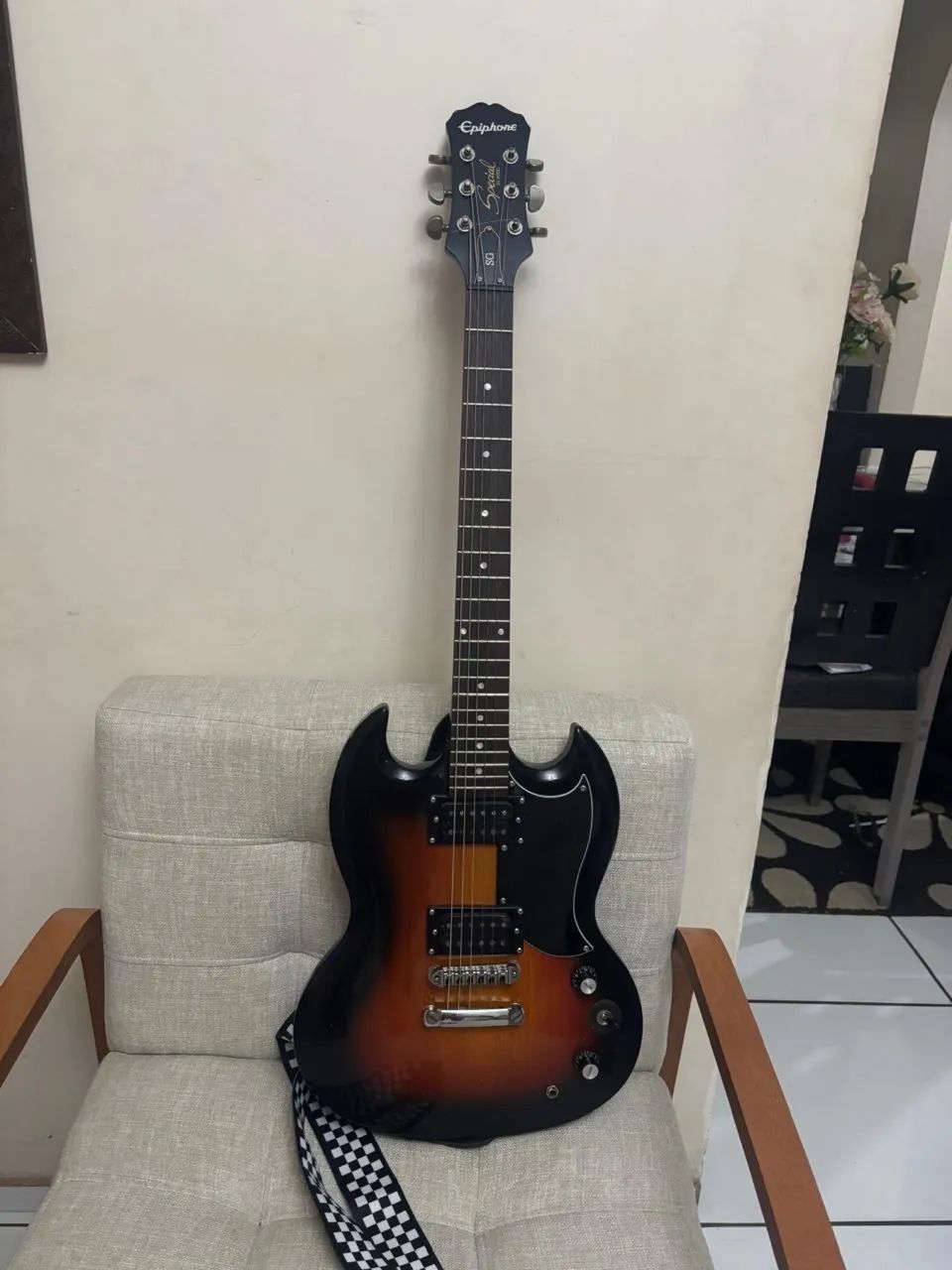 Guitarra Epiphone SG - Foto 4