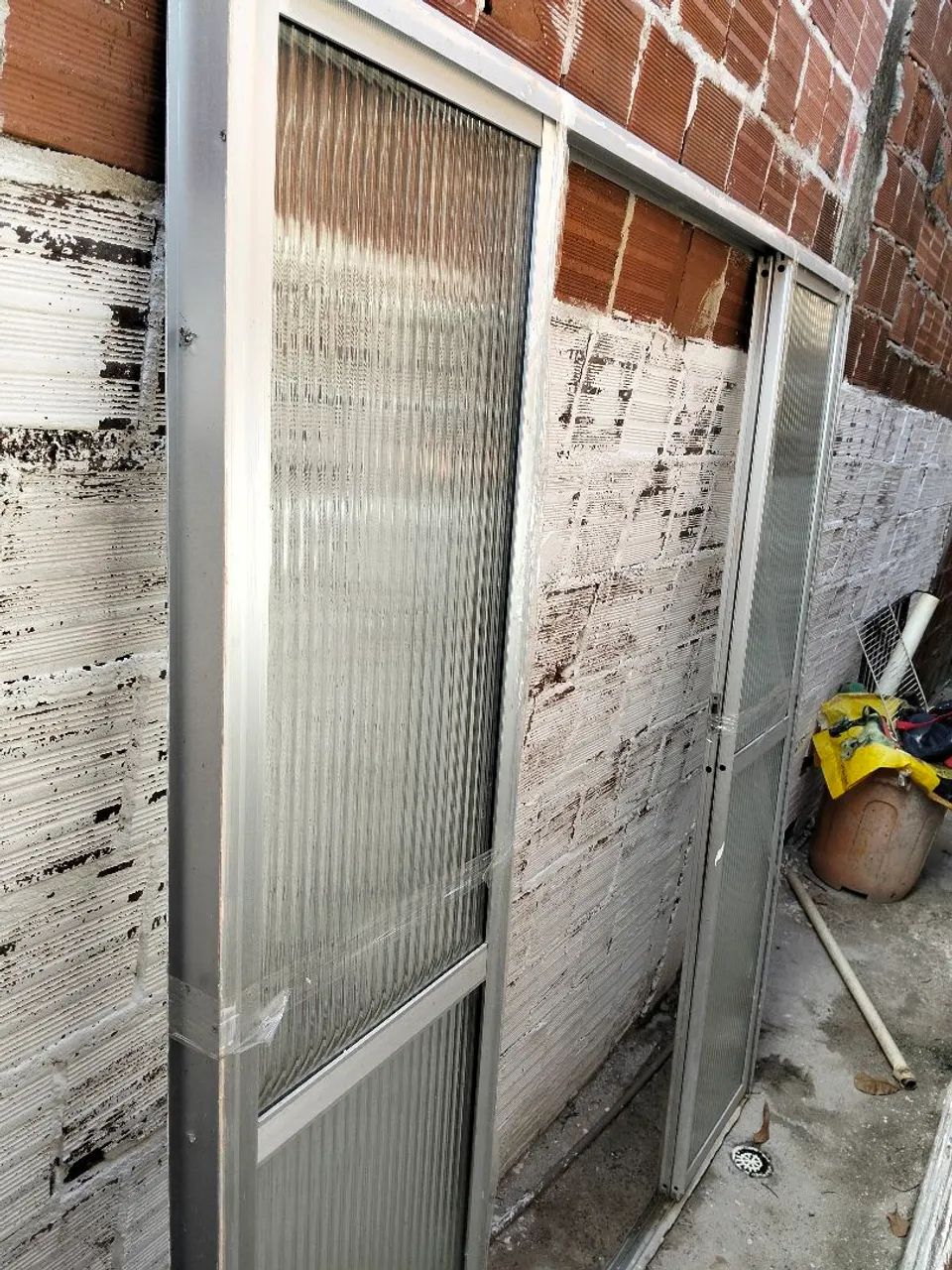 Selling this Venetian blind door