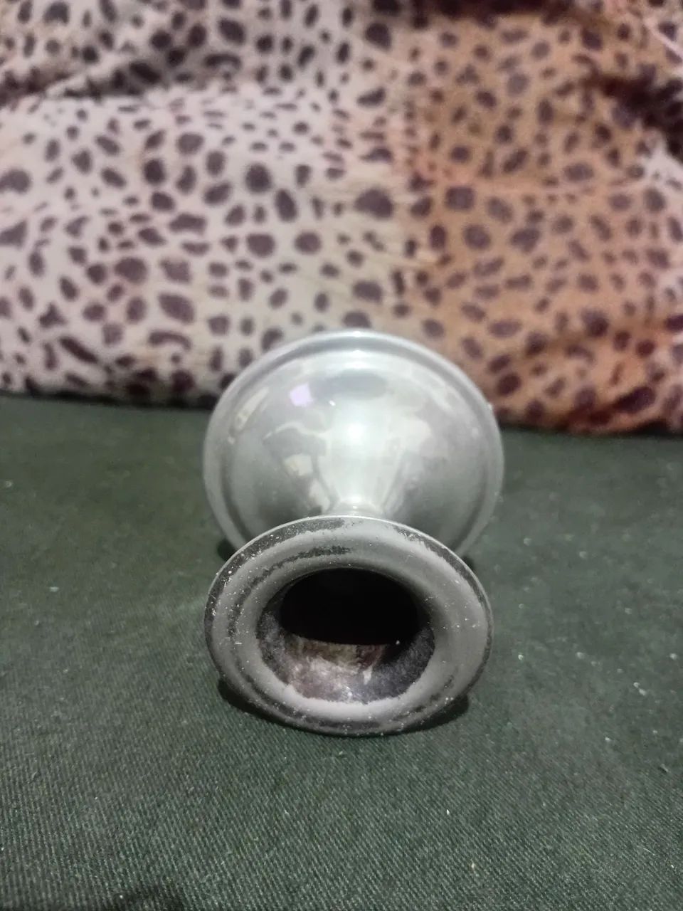 Castiçal em metal prateado - Foto 3