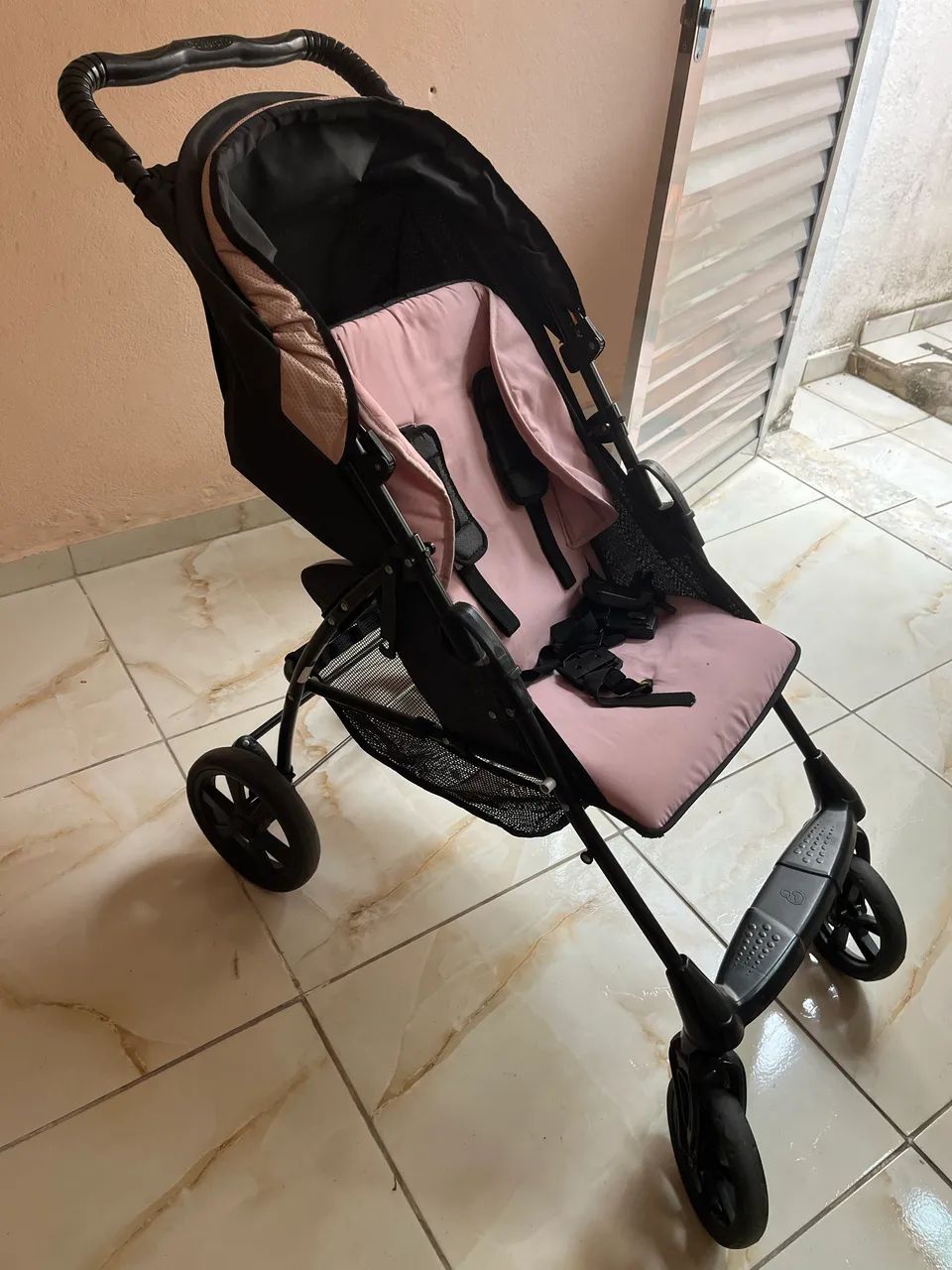 Carrinho de Bebê com bebê conforto - Foto 2