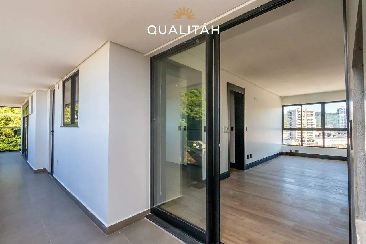 Apartamento à venda 1 suíte e 2 demi-suítes no Edifício Serenity Tower em Itajaí
