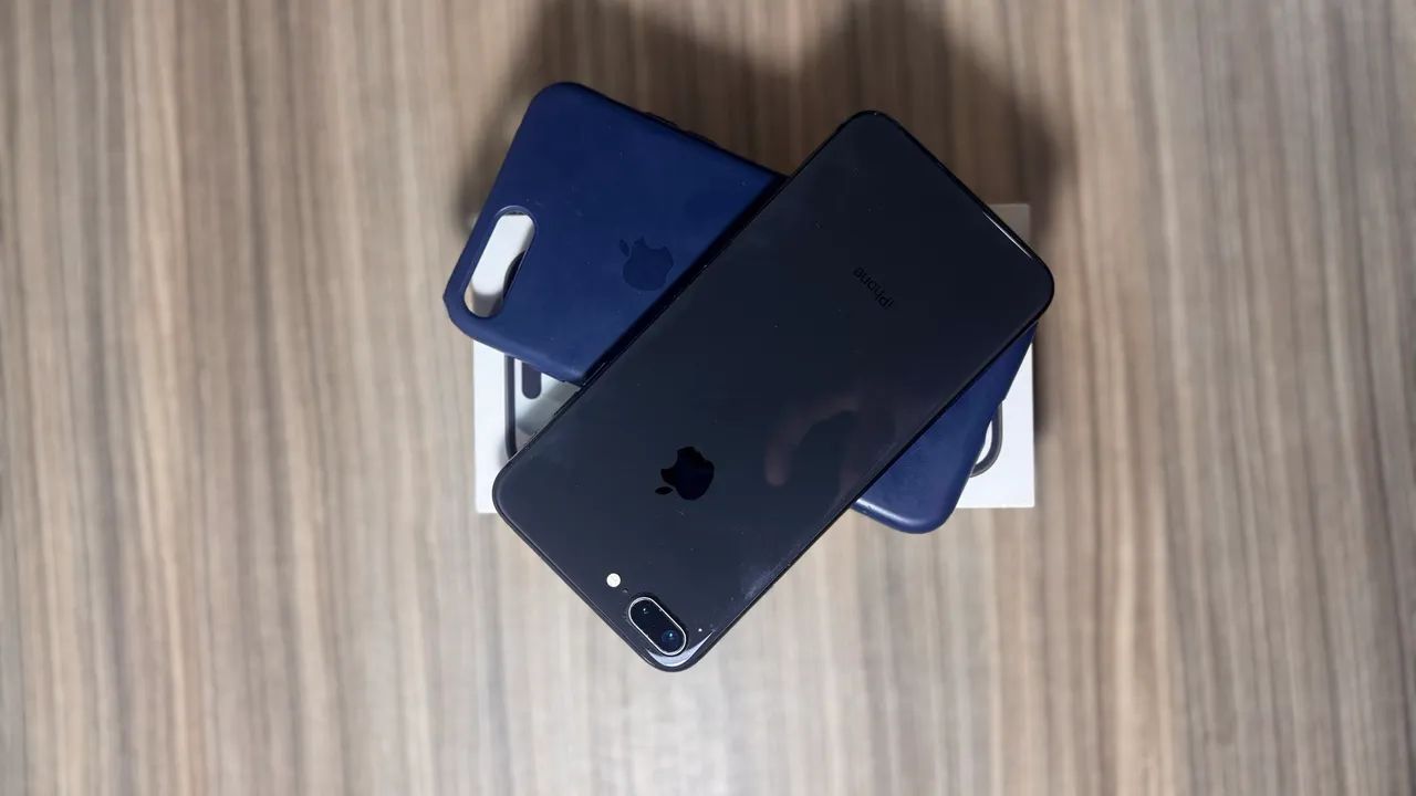 VENDA RÁPIDA - iPhone 8 Plus 64 GB Preto - Celulares e Smartphones