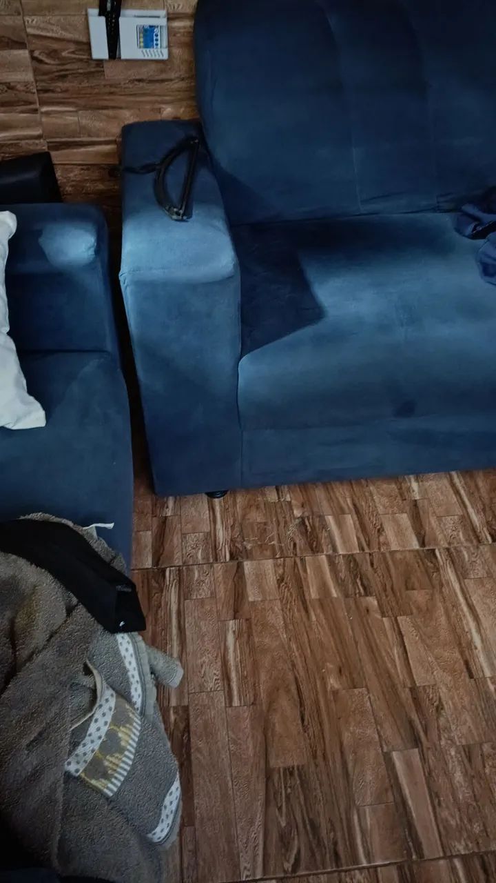 Vendo sofá 2 e 3 lugares em estado de novo - Foto 5
