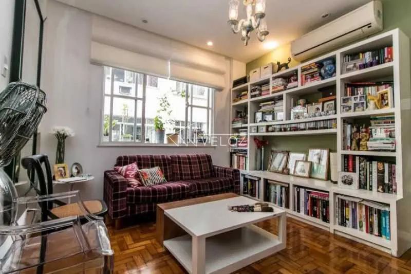 Apartamento : / Residencial / Humaitá