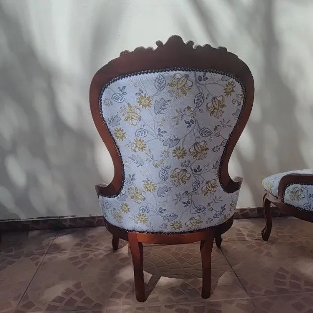 Poltronas Vitorianas Almofadadas - Foto 2