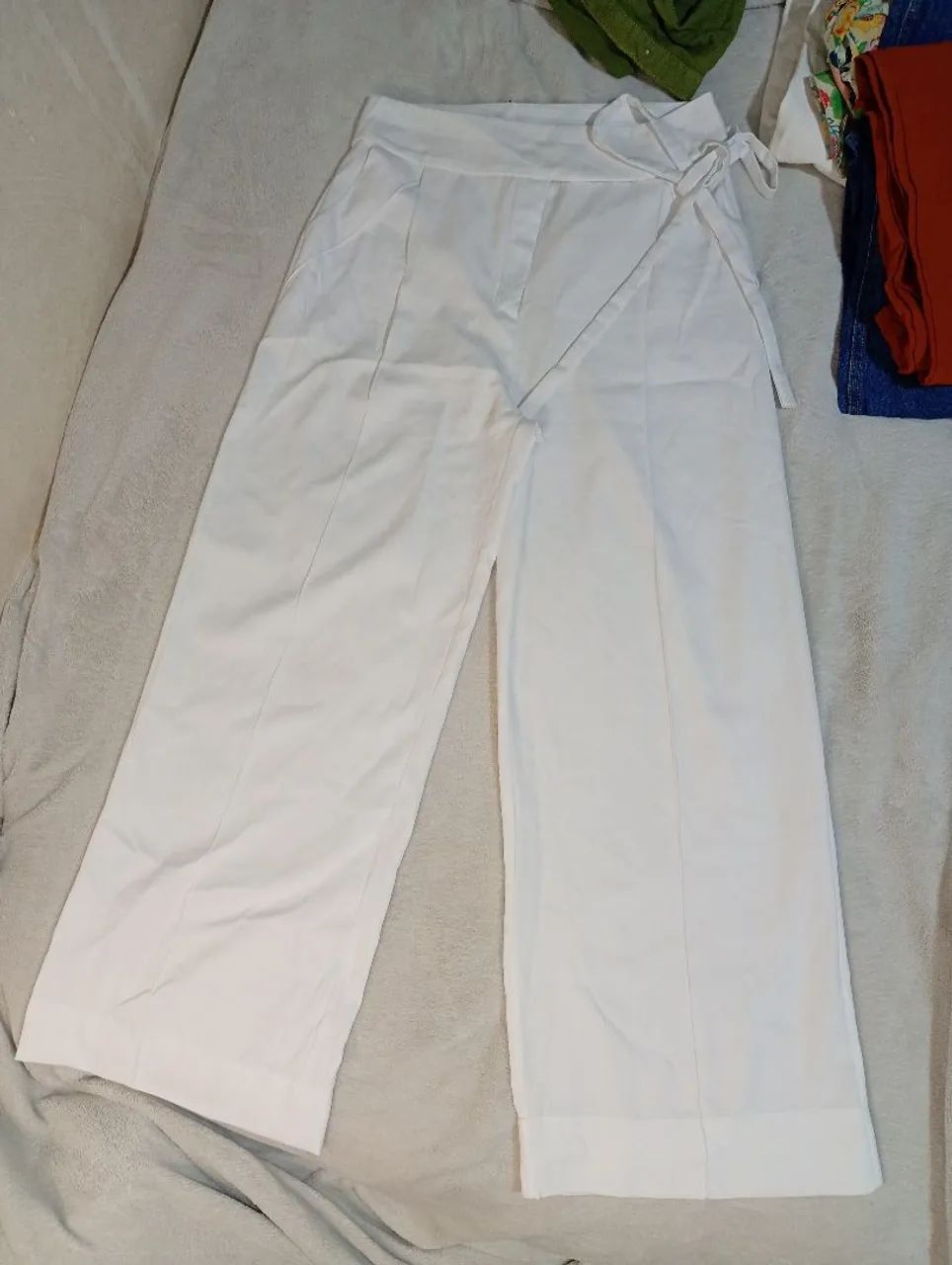 Calça Branca Alfaiataria em ótimo estado de uso