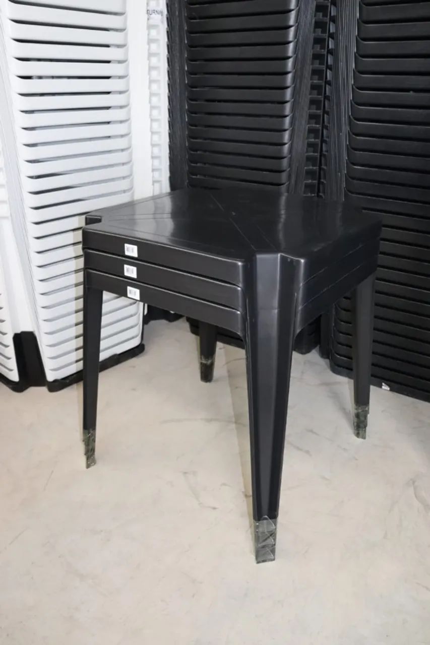 Kit com 3 mesas de plástico pretas resistentes NOVAS - Foto 4
