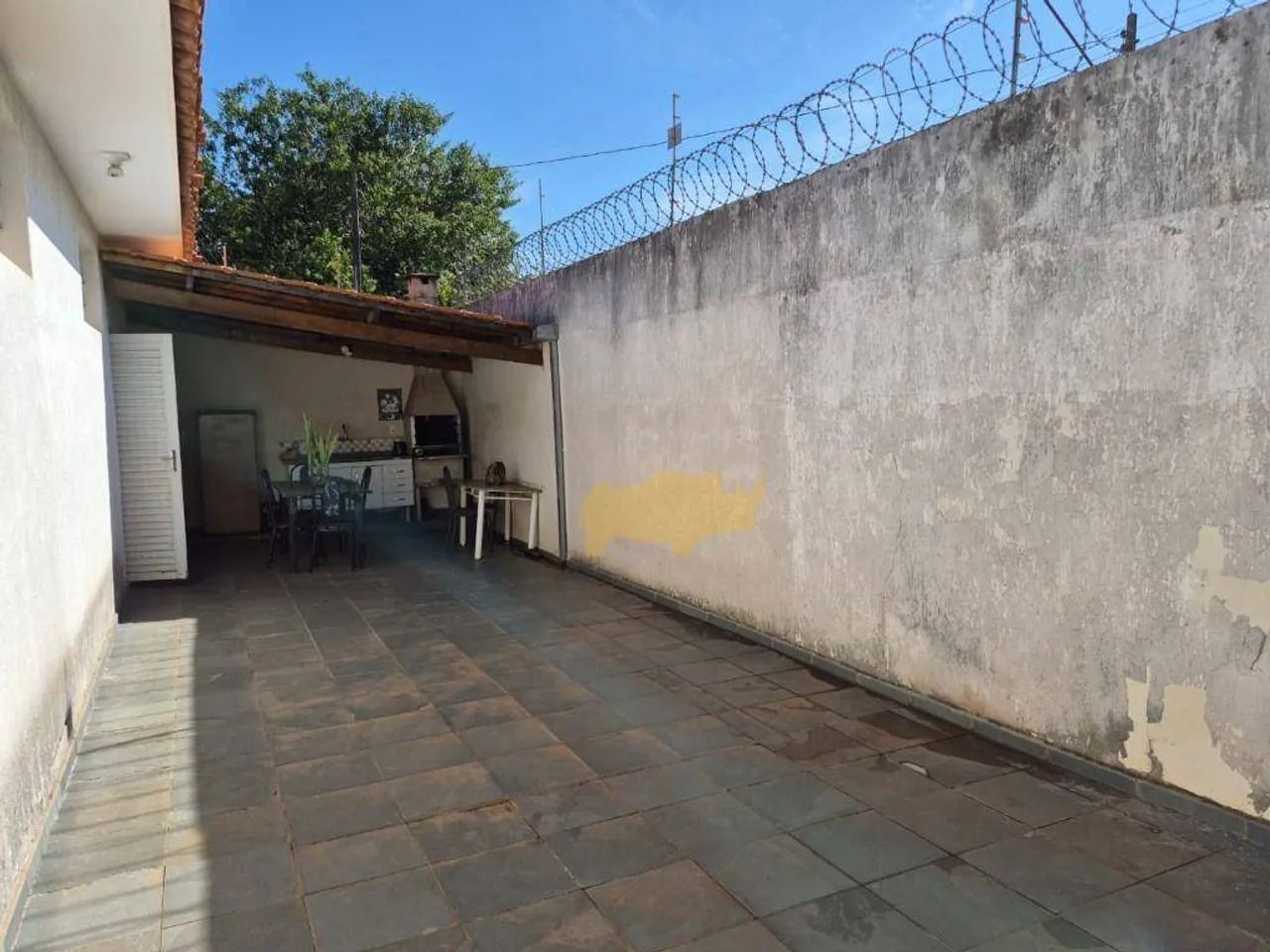 Casa no Cidade Jardim 3 Quartos 2 Vagas de Garagem - Foto 2