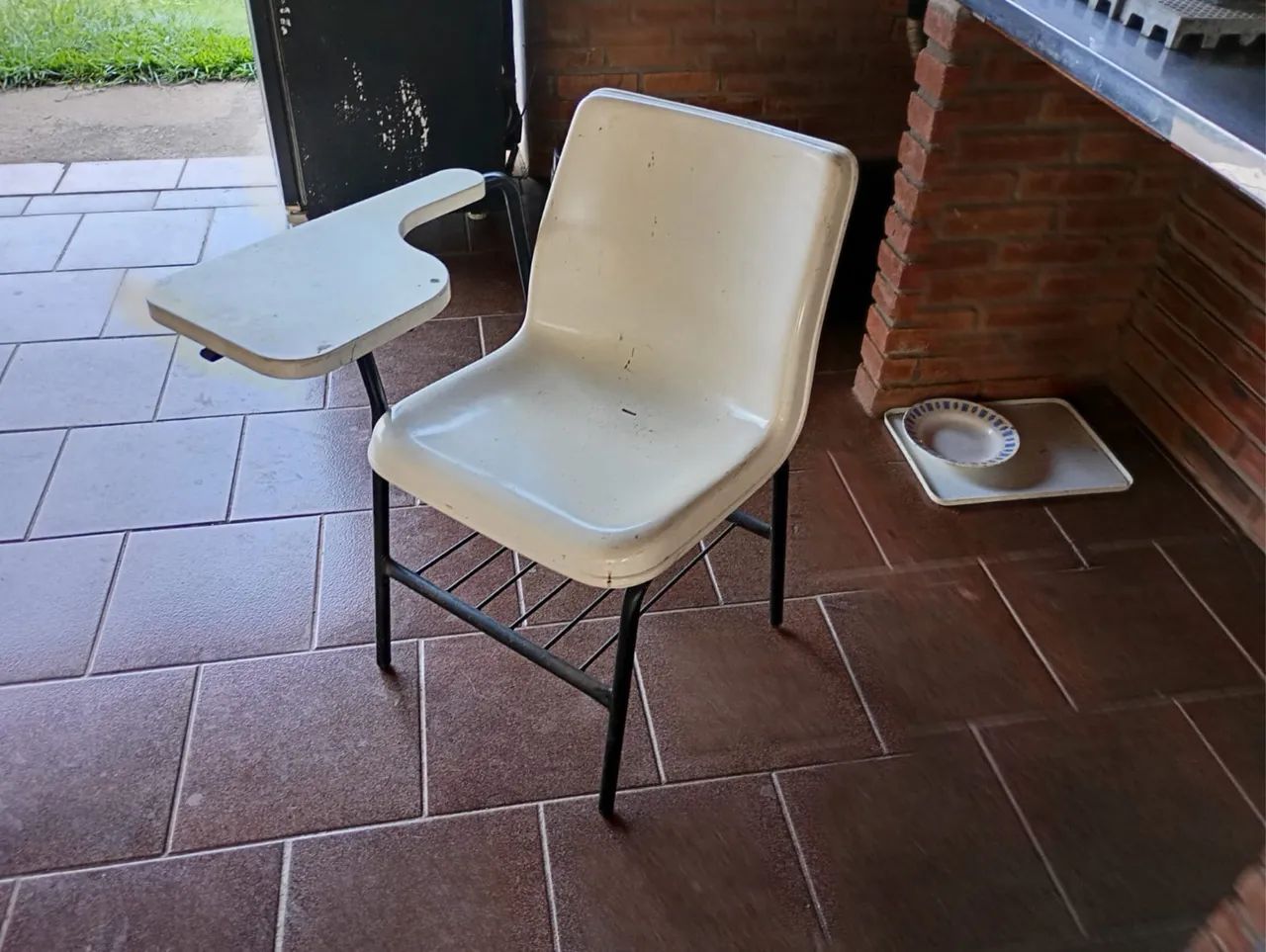 Cadeira Universitária com Prancheta - Foto 2