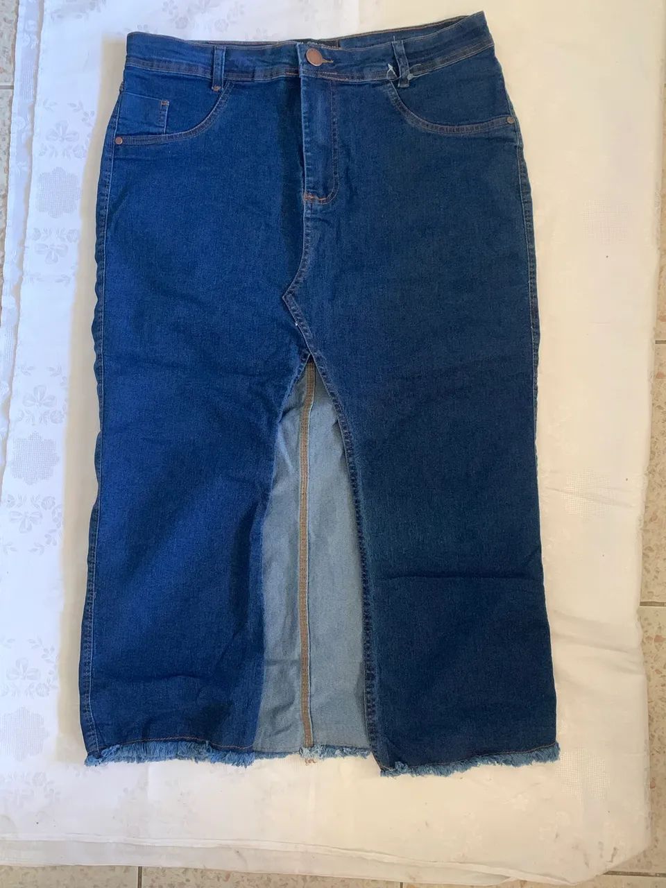 Saia Jeans Longa Feminina  - Barra Desfiada - Nova